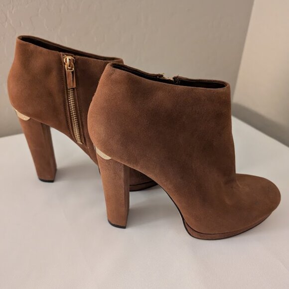 Michael Kors Zip Up Booties With Gold Hardware - Women Sz 7.5M - Picture 1 of 7